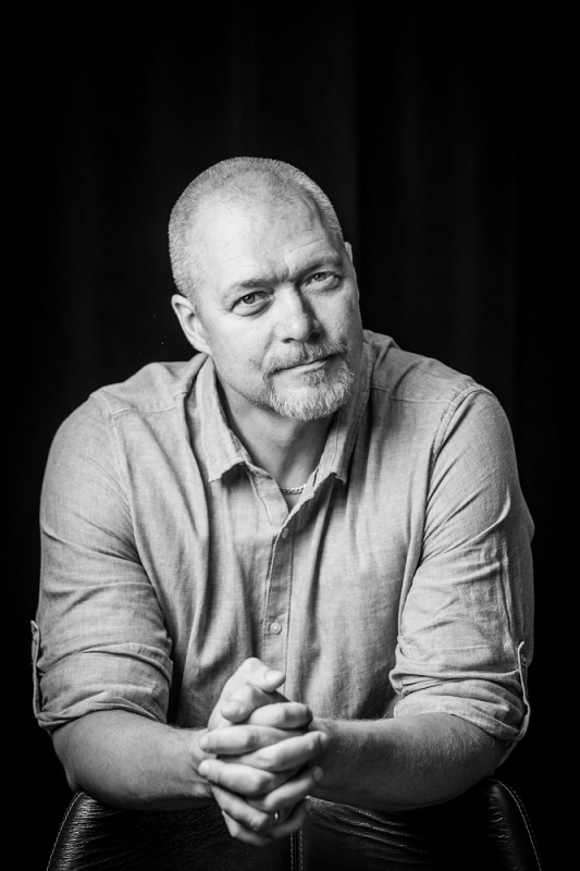File:Kütsar, Riho (foto Terje Atonen, allikas Ugala Teater).jpg